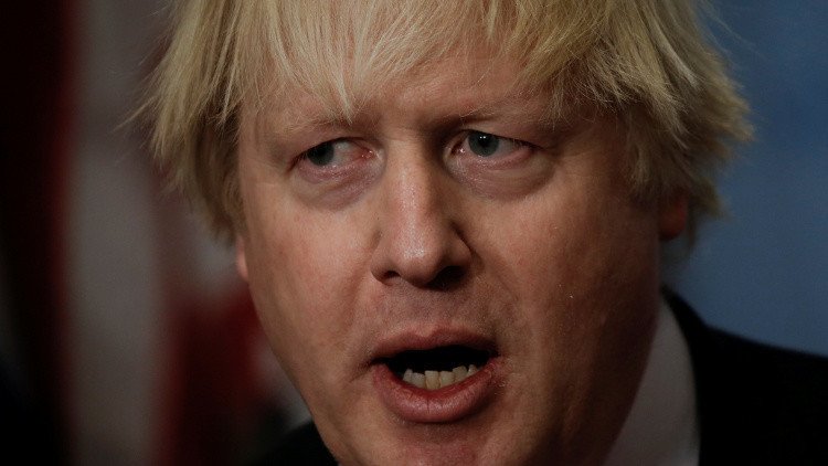 جونسون: رأيت أدلة تثبت تورط دمشق بهجوم إدلب الكيميائي  