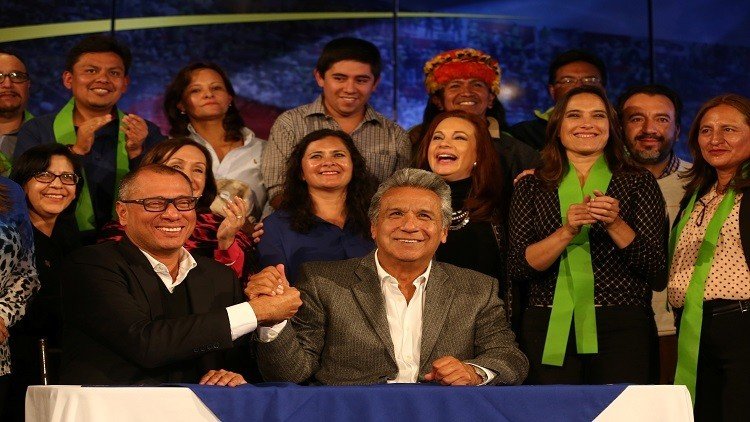 فوز المرشح الاشتراكي لينين في انتخابات رئاسة الإكوادور