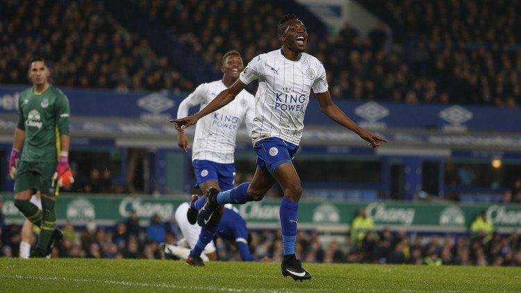 احتجاز لاعب ليستر سيتي في قسم الشرطة