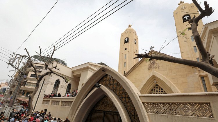 شاهد اللحظات الأولى لتفجير الكنيسة في طنطا المصرية