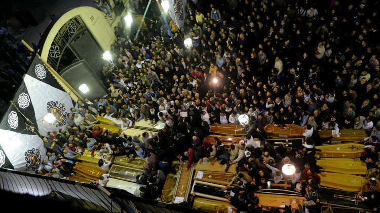 الكنيسة المصرية تشيع ضحاياها