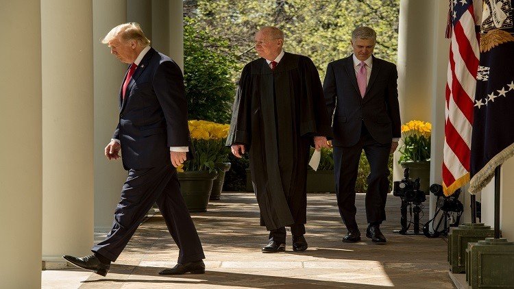 ترامب يستعين بكبريات شركات البلاد