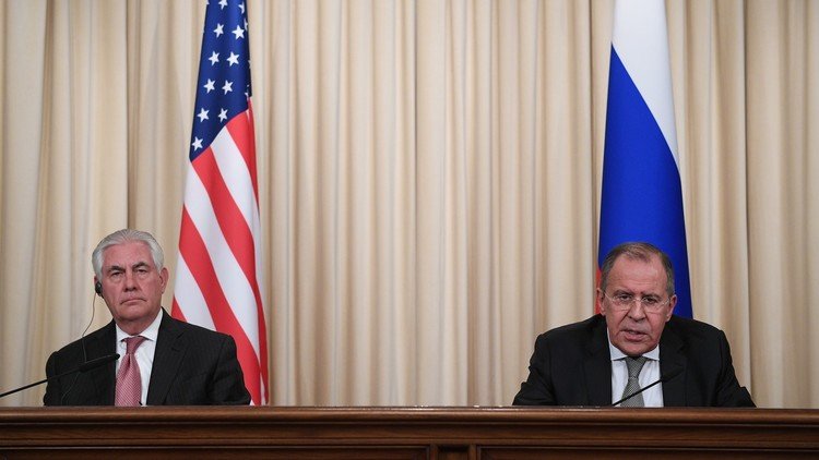 خلال لقاء تيلرسون مع بوتين ولافروف في موسكو.. توافق على محاربة الإرهاب وخلاف على مصير الأسد 