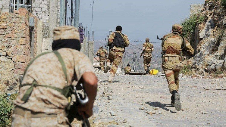 اليمن .. اشتداد حدة المعارك في شرق المخا ومحيط معسكر خالد بن الوليد  