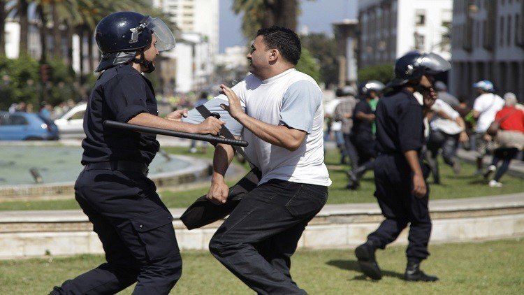  جرحى باشتباكات عنيفة بين الشرطة وطلاب في المغرب 