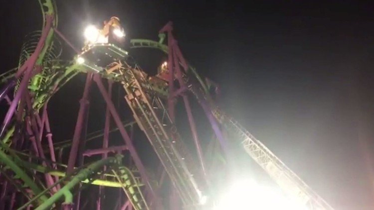 إنقاذ العشرات علقوا على ارتفاع 100 قدم بعد تعطل أحد الألعاب بحديقة في ماريلاند