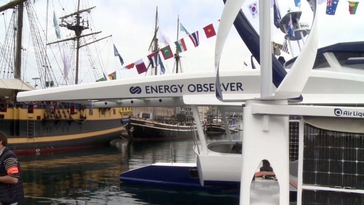 إطلاق سفينة فريدة من نوعها صديقة للبيئة في فرنسا