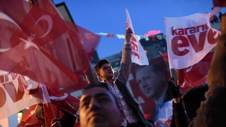الأتراك يصوتون لصالح التعديلات الدستورية