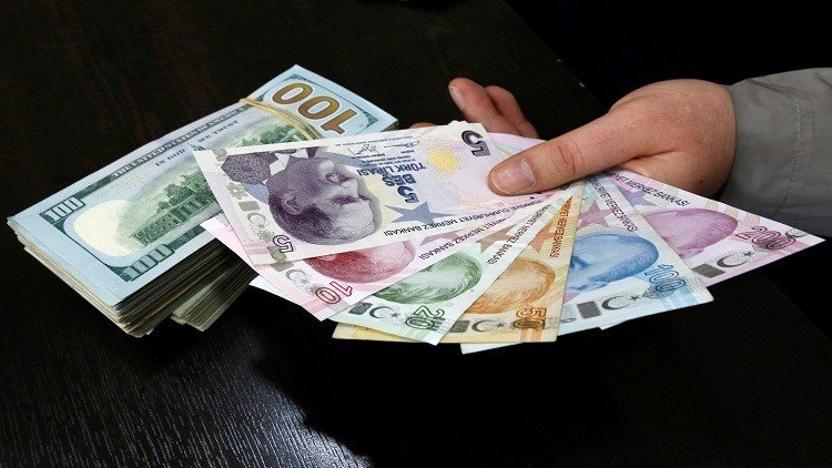 بعد الاستفتاء.. الليرة التركية تقفز أمام الدولار 