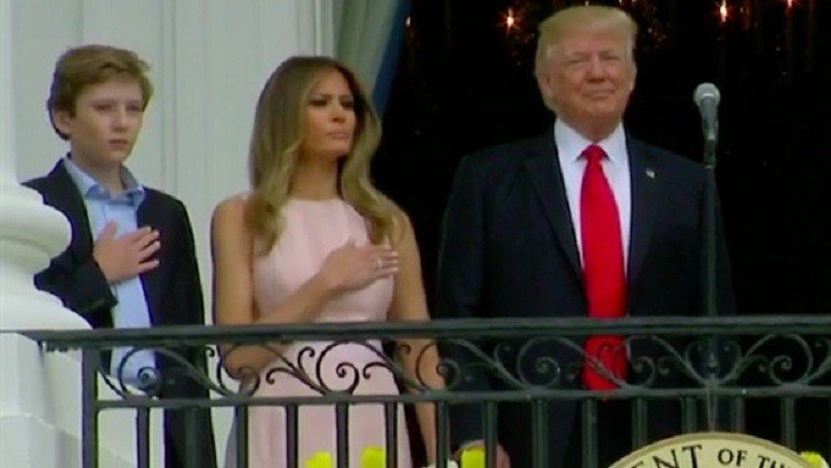 ميلانيا تنقذ ترامب من موقف محرج