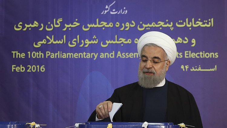 وزارة الداخلية الإيرانية تمنع نقل المناظرات الانتخابية مباشرة وروحاني غير راض