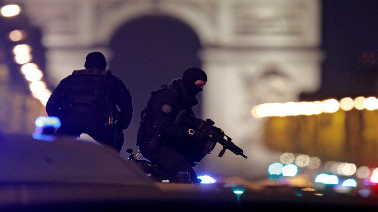 هجوم باريس.. المشتبه به الثاني يسلم نفسه للشرطة البلجيكية
