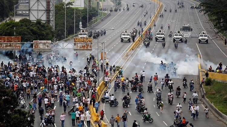 فنزويلا.. 11 قتيلا خلال مواجهات مع الشرطة