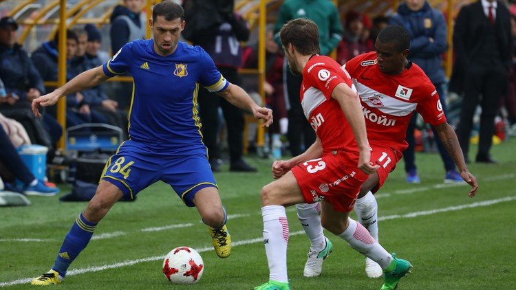 سبارتاك موسكو يغرق في نهر الدون