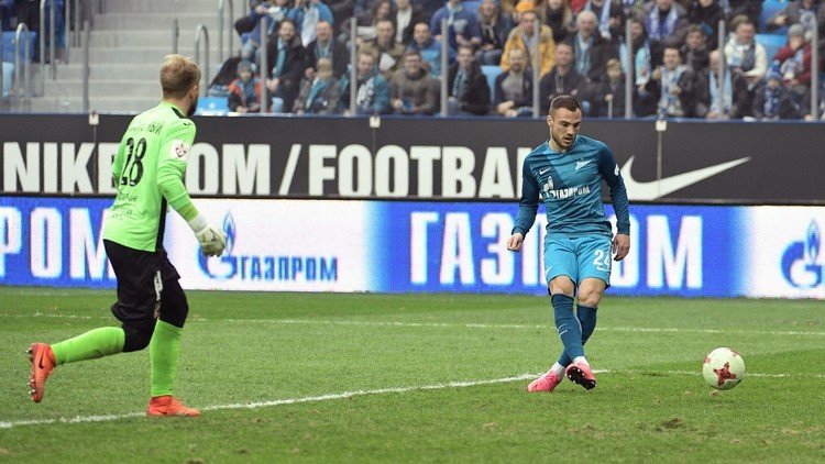 بالفيديو.. انفراد ثلاثة لاعبين بعد طرد ثلاثة آخرين