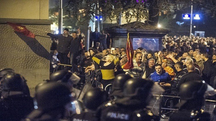 مقدونيا لم تهدأ بعد اقتحام البرلمان