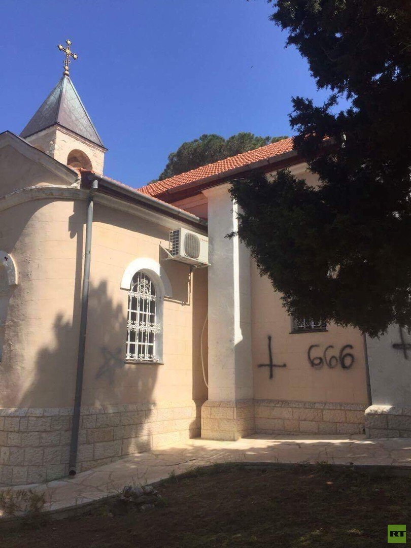 مجهولون يدنسون كنيسة أرثوذكسية روسية في إسرائيل