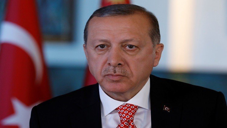حزب العدالة والتنمية يوافق على إعادة عضوية أردوغان 