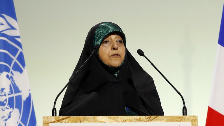 نائبة روحاني تدعو لإعادة انتخابه