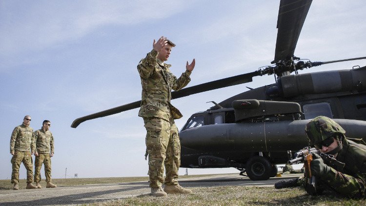 أول مروحيات أمريكية تصل إلى بولندا للمشاركة في تدريبات 