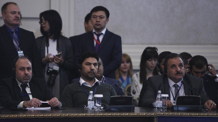 موسكو تعلق على انسحاب المعارضة السورية من قاعة مفاوضات أستانا