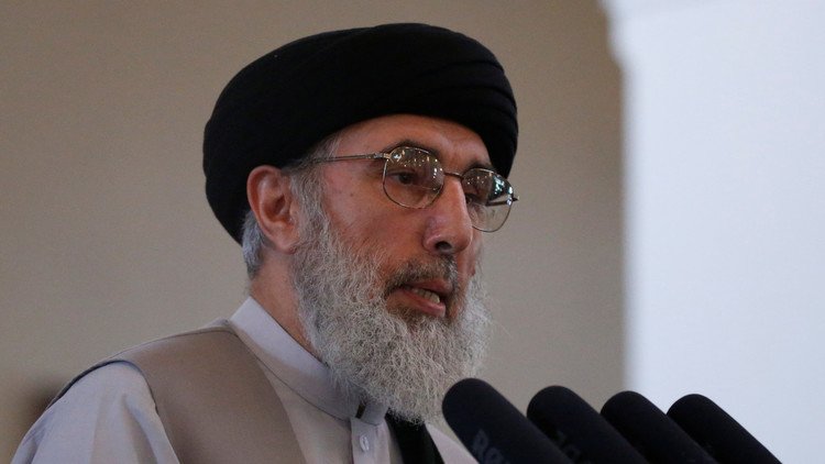 حكمتيار يعود إلى كابل ويدعو إلى السلام مع "الإخوة طالبان"