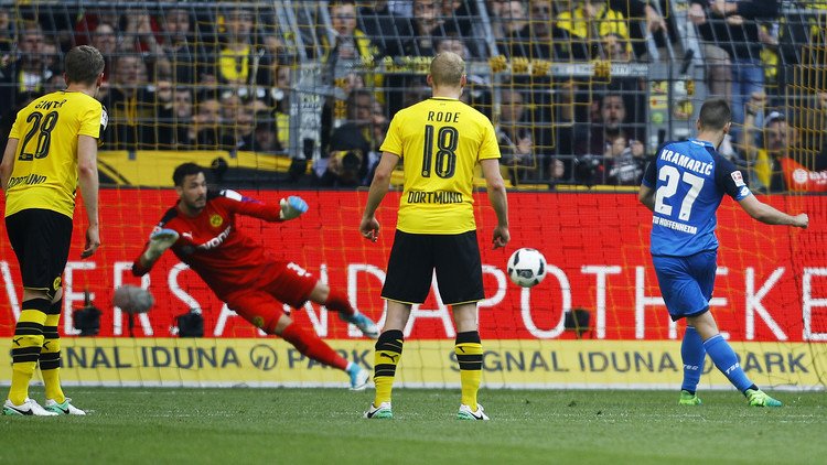 بورسيا دورتموند إلى المركز الثالث في البوندسليغا 