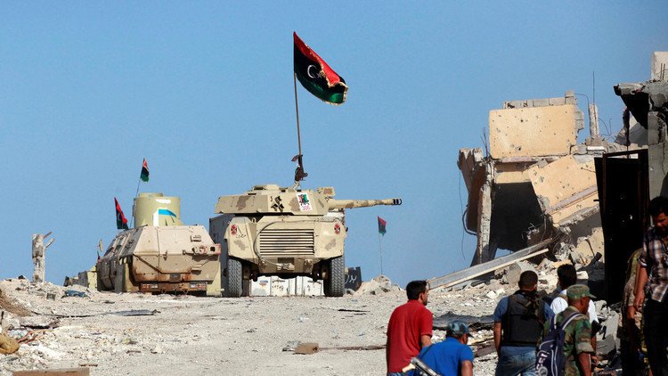 قوات حفتر تشن هجوما على آخر معاقل المسلحين في بنغازي