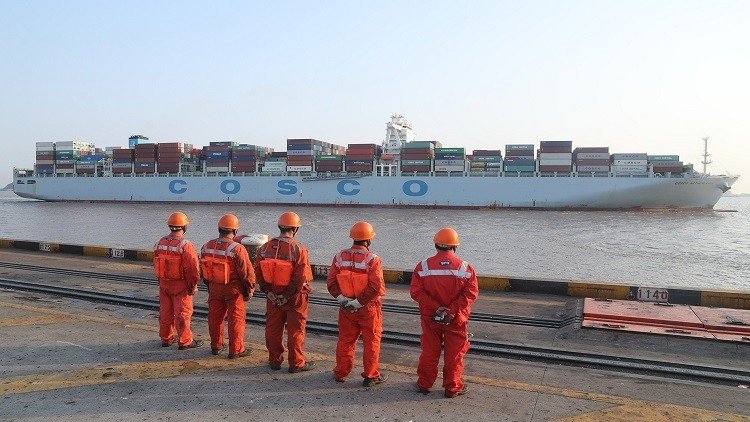 إنشاء ترسانة عالمية لخدمة السفن العابرة لقناة السويس