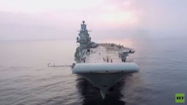 لحظات مثيرة لحاملة الطائرات الروسية "الأدميرال كوزنيتسوف"