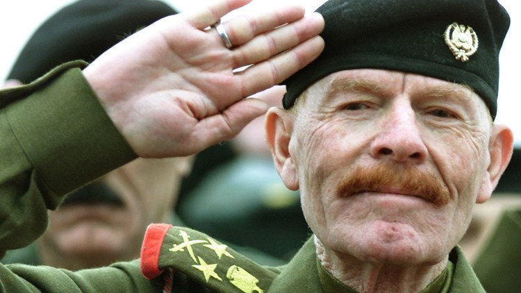 عزت الدوري: لا يوجد ضباط سابقون في صفوف "داعش"  