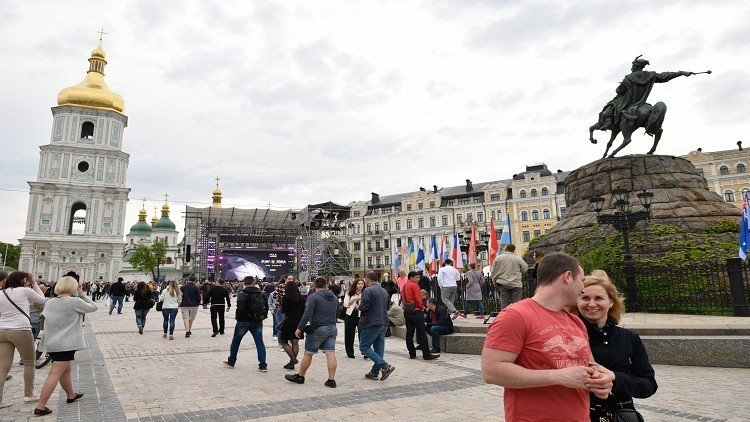 الاتحاد الدولي للصحفيين ينتقد حظر كييف للشبكات الروسية