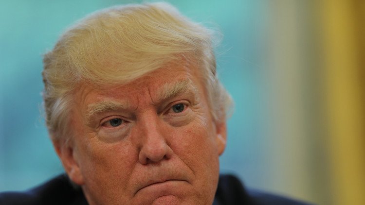 لقاء لافروف قرَّب ترامب من العزل