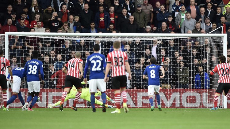 روميرو ينقذ الشياطين الحمر من الهزيمة