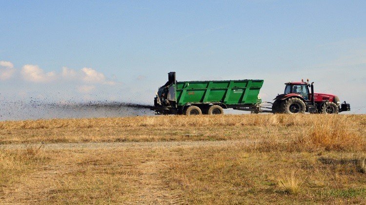 كييف تفرض رسوما على نوعين من الأسمدة الروسية المستوردة