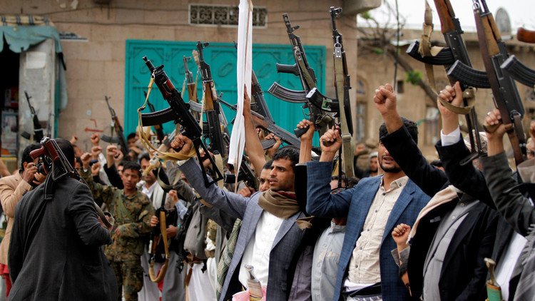 معارك عنيفة بين الجيش اليمني والحوثيين في ميدي