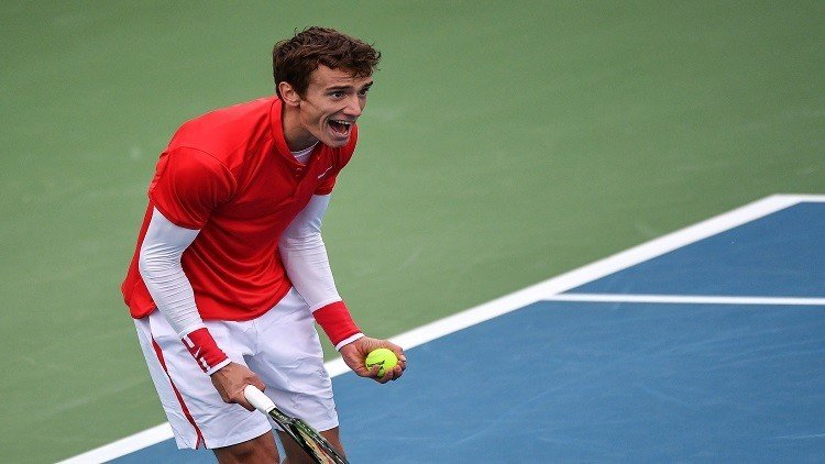  كوزنيتسوف إلى ربع نهائي جنيف