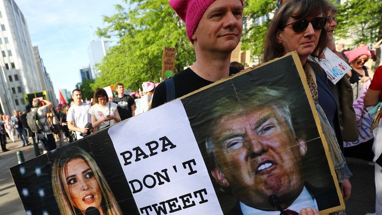 متظاهرون في بروكسل يطردون 