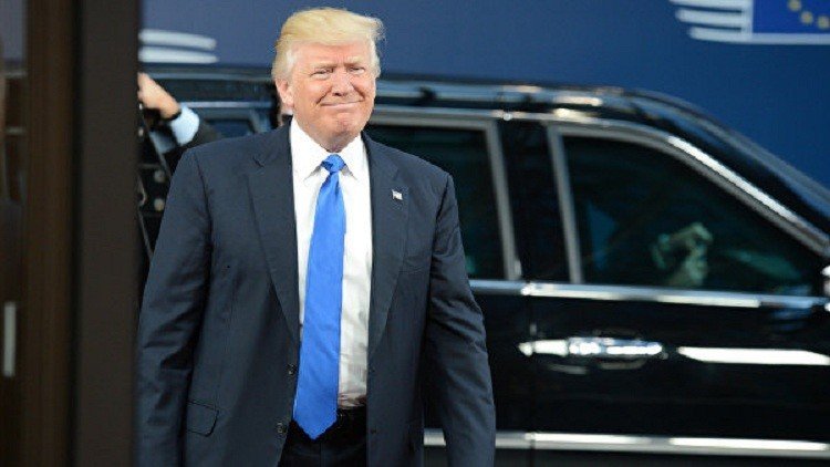 "وحش" ترامب تعجز عن عبور بوابة قصر الملك