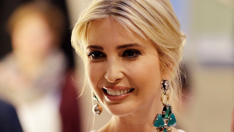 إيفانكا تظن نجم كرة القدم الإيطالي 