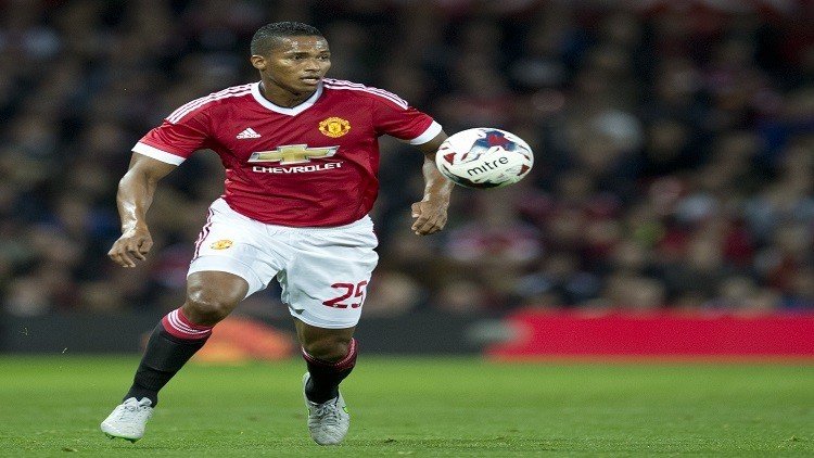 فالنسيا يمدد عقده مع الشياطين الحمر