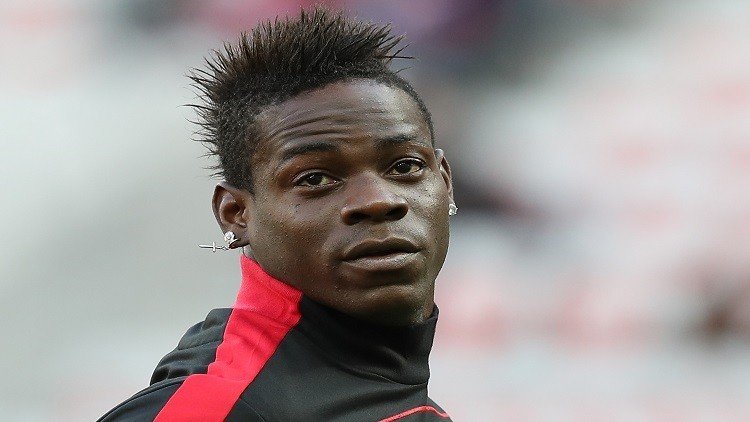 بالوتيلي : أريد قتل ميسي ورونالدو