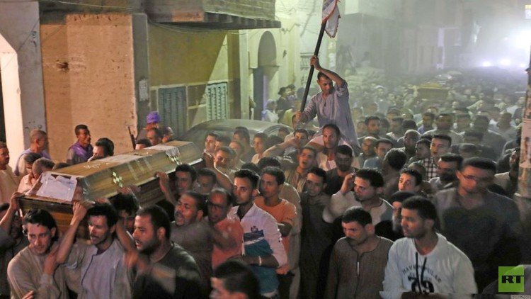 المصريون يشيعون ضحايا هجوم المنيا