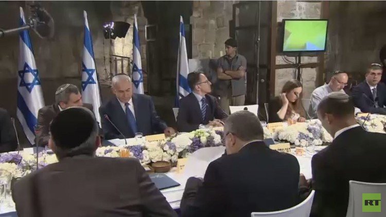 حكومة نتنياهو تجتمع تحت ساحة البراق 