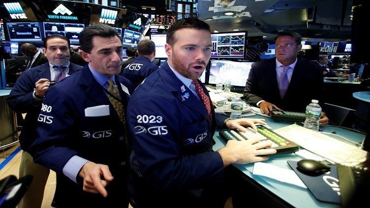 لماذا تهبط أسعار الذهب الأسود رغم  خفض الإنتاج؟