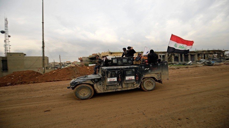 القوات العراقية تتوغل في غربي الموصل مع وصول العبادي