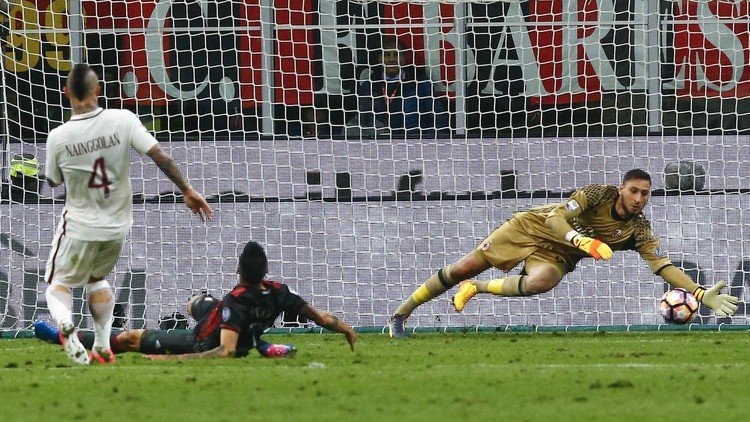 ميلان يجدد عقد مونتيلا