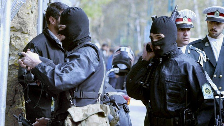 طهران: "جاسوس" في مكتب مستشار لروحاني!