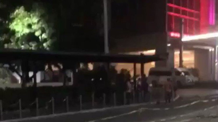 اللقطات الأولى من منتجع فلبيني بعد وقوع انفجار هناك