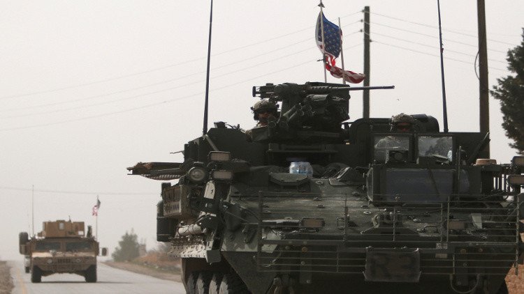 الجيش الأمريكي يعزز تواجده جنوب سوريا ويحذر المقاتلين الذين تدعمهم إيران